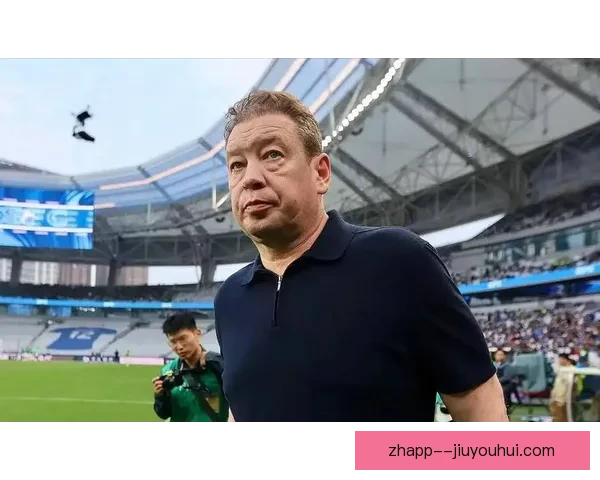 斯卢茨基率领申花勇夺超级杯展现新赛季冠军风采