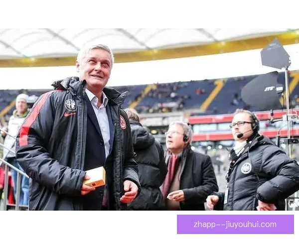 黑金接任波鸿主帅首战顽强逼平药厂展现出色指挥能力