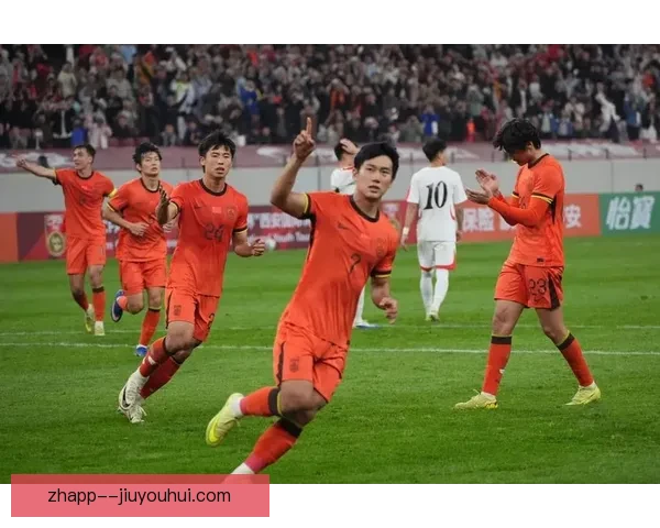 中国男足U23友谊赛1比1战平韩国 展现出色防守与拼搏精神